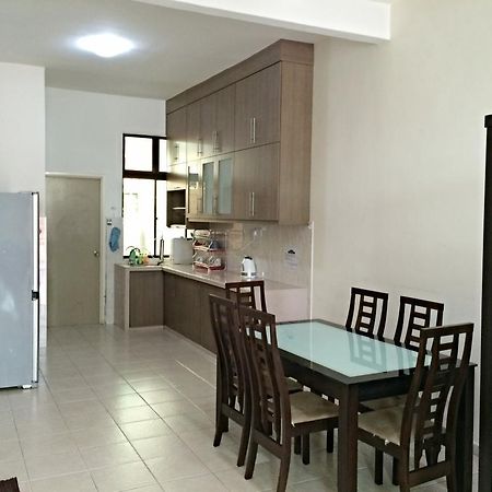 Vinz Homestay Malacca Bagian luar foto